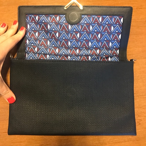 At Stella & Dot black clutch - Picture 3 of 4